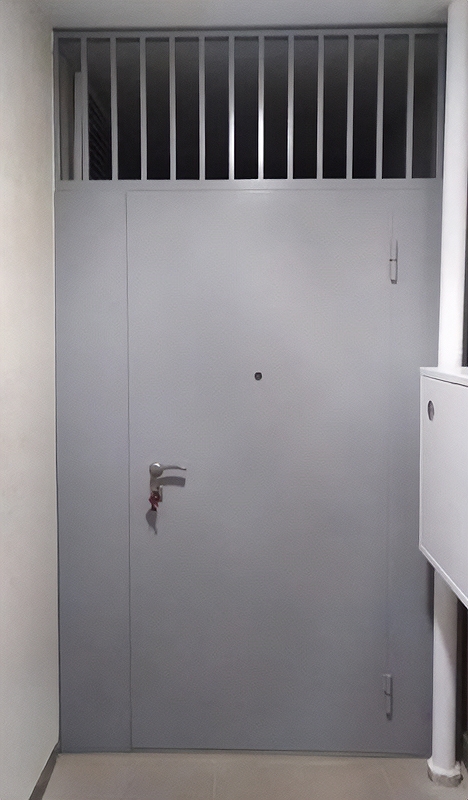 С решеткой сверху С решеткой сверху