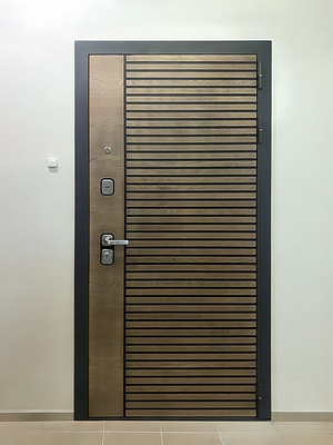 Дверь с фрезеровкой Дверь с фрезеровкой