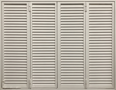 Многостворчатые ставни-жалюзи на окно Многостворчатые ставни-жалюзи на окно